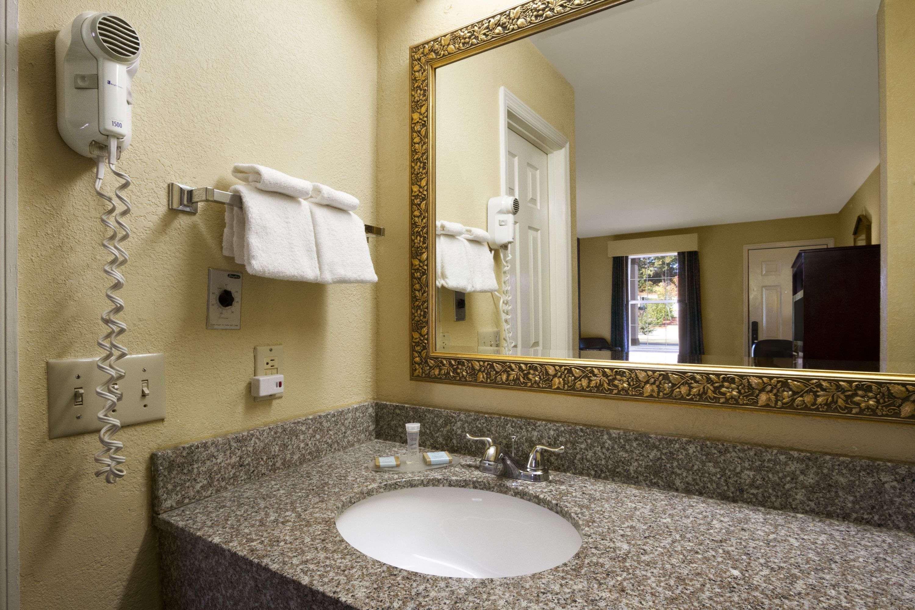 Quality Inn コビントン エクステリア 写真